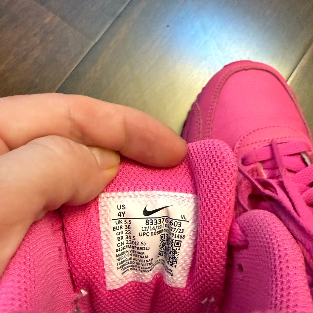 Nike Air Max 90 GS Fuchsia Sneakers Size: 4Y/5.5 Women’s - Picture 5 of 7